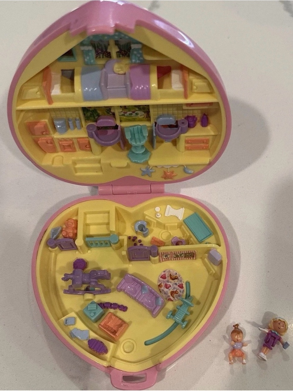 1994 Polly Pocket Bluebird “Perfect Playroom” compact